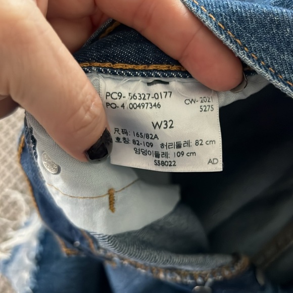 NWOT LEVIS 501 shorts size 32. Never been worn - Picture 4 of 5